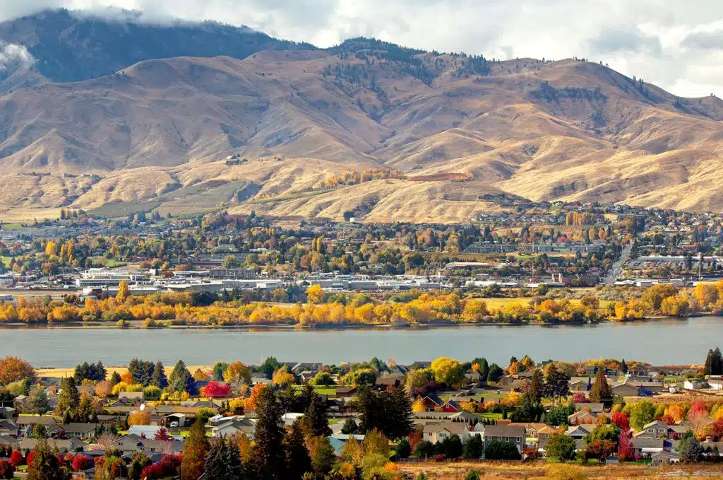 City of Wenatchee, WA with mountains in background